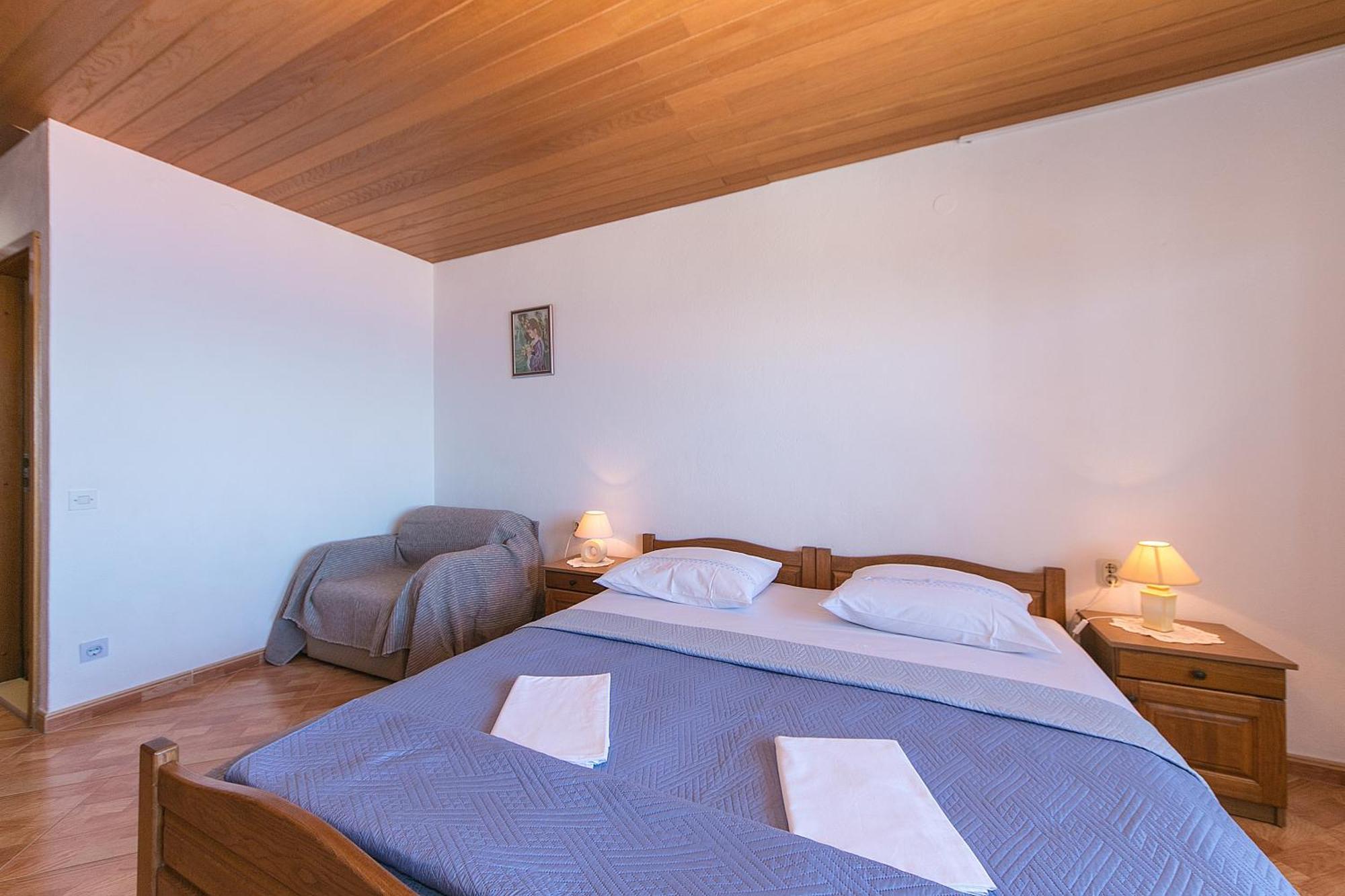 Apartments And Rooms By The Sea Brela, Makarska - 2752 Стая снимка