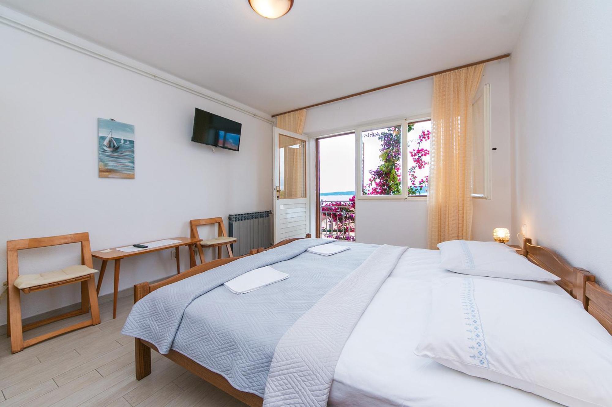 Apartments And Rooms By The Sea Brela, Makarska - 2752 Стая снимка
