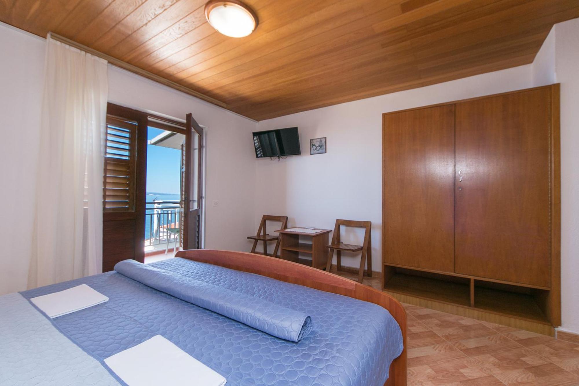 Apartments And Rooms By The Sea Brela, Makarska - 2752 Стая снимка