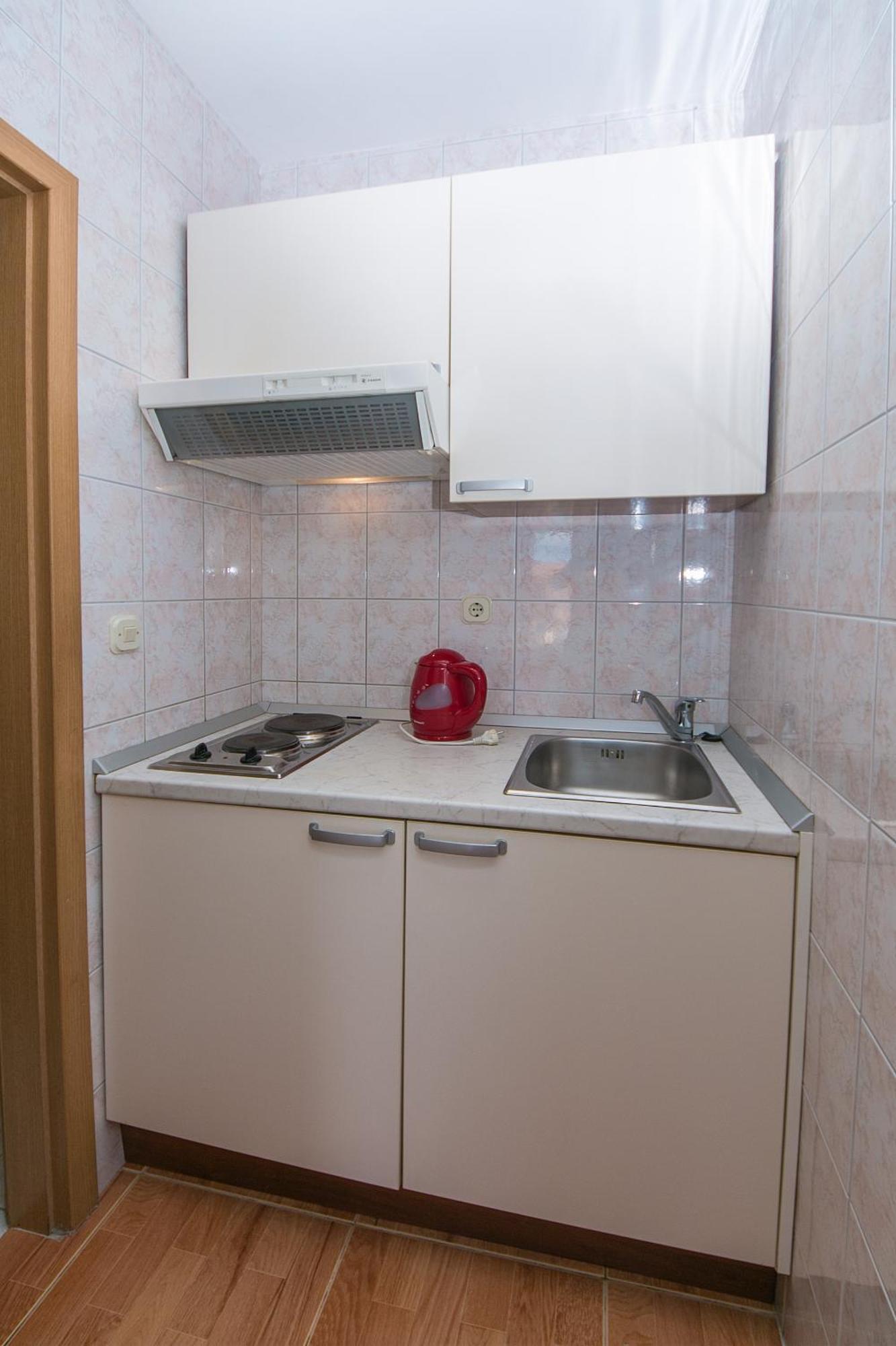 Apartments And Rooms By The Sea Brela, Makarska - 2752 Екстериор снимка
