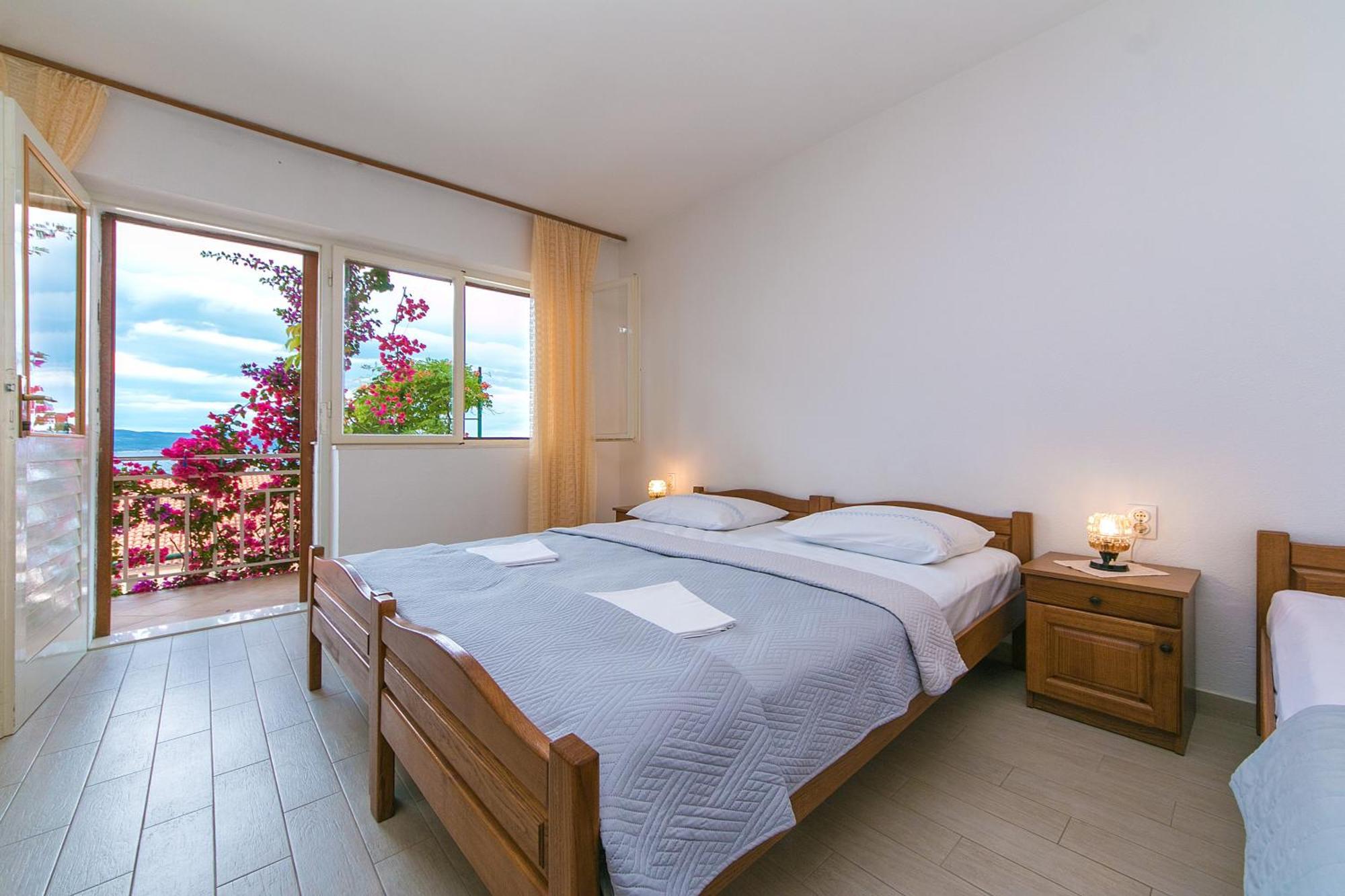 Apartments And Rooms By The Sea Brela, Makarska - 2752 Екстериор снимка