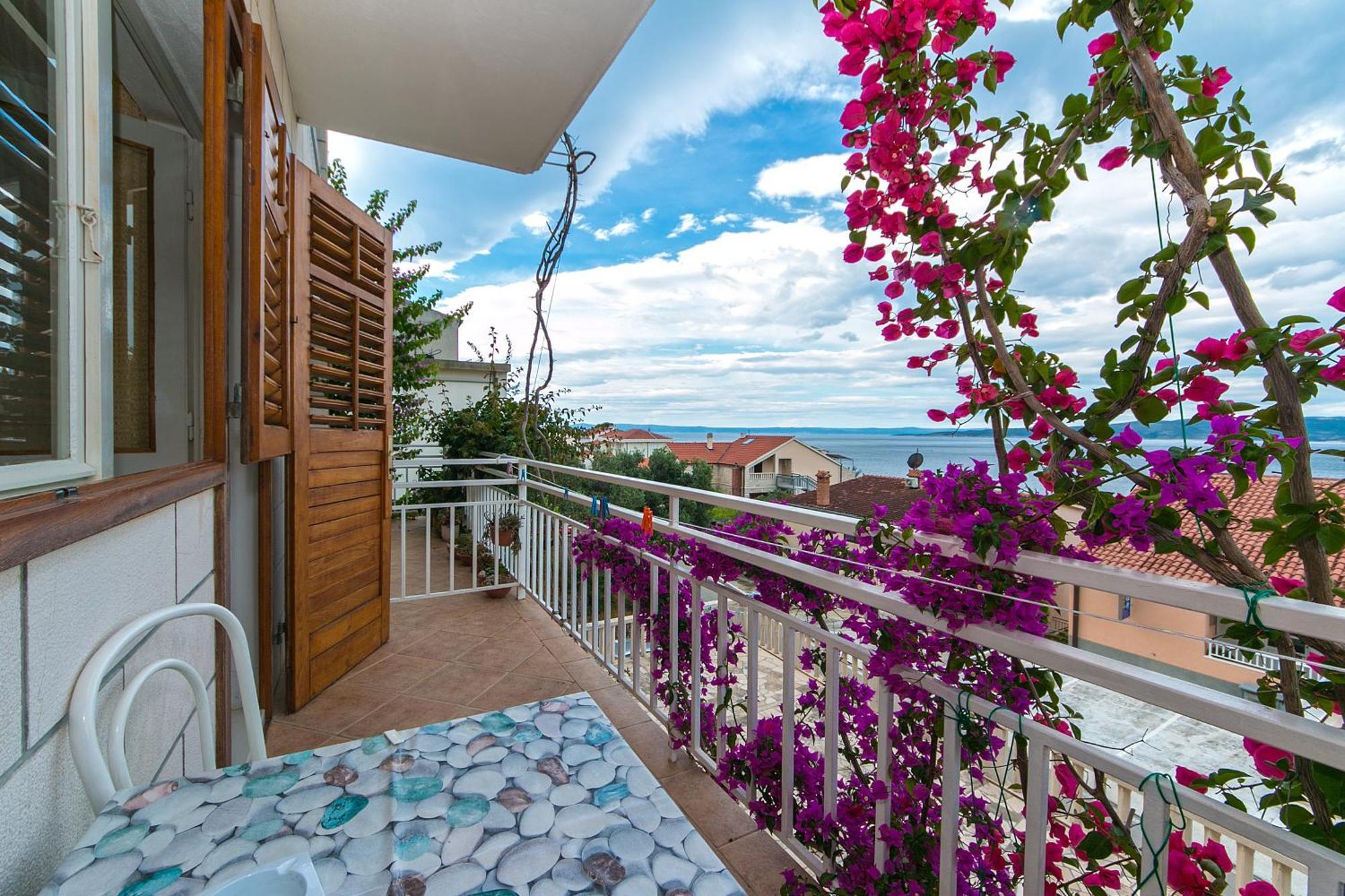 Apartments And Rooms By The Sea Brela, Makarska - 2752 Екстериор снимка