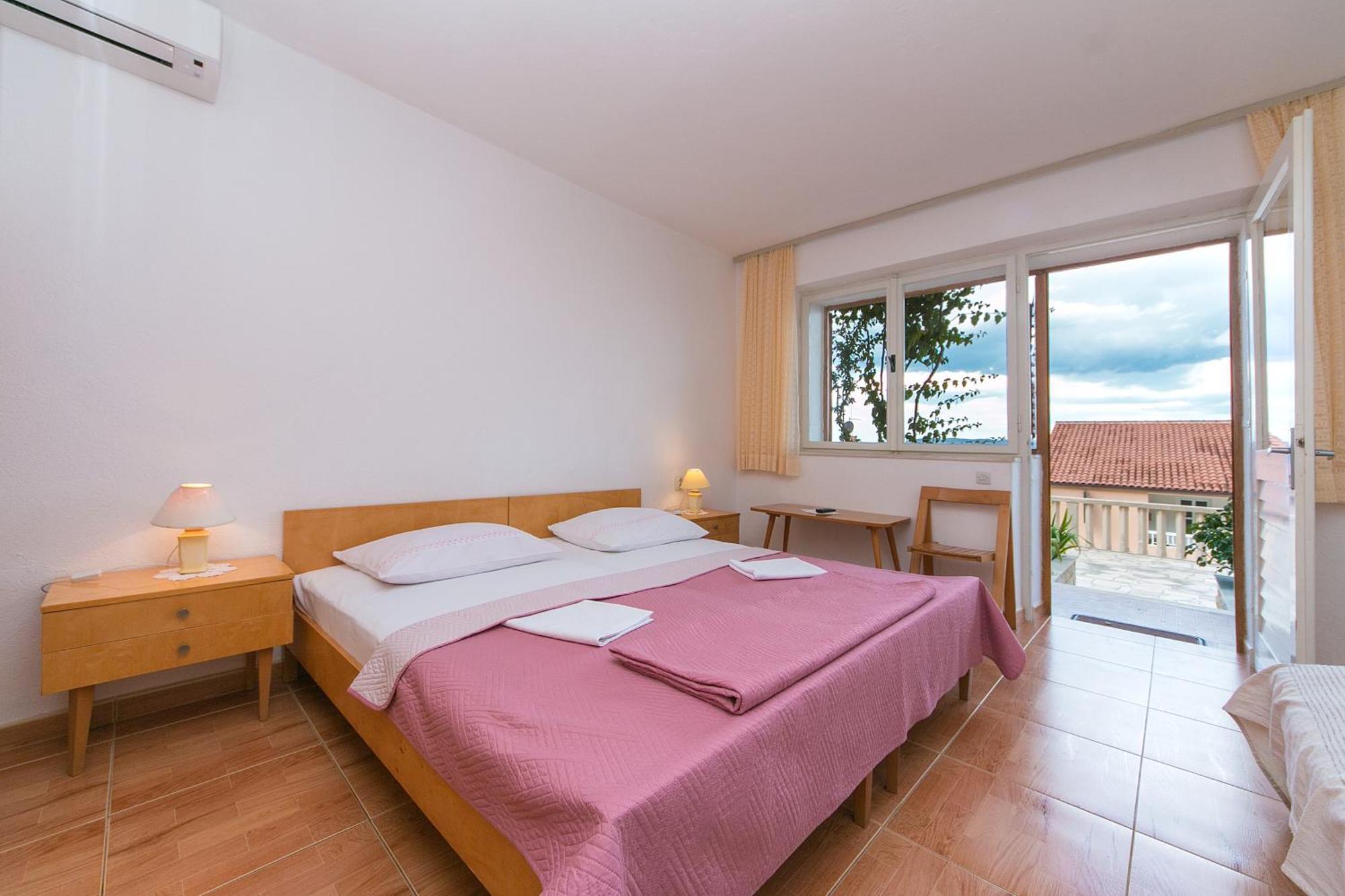 Apartments And Rooms By The Sea Brela, Makarska - 2752 Екстериор снимка