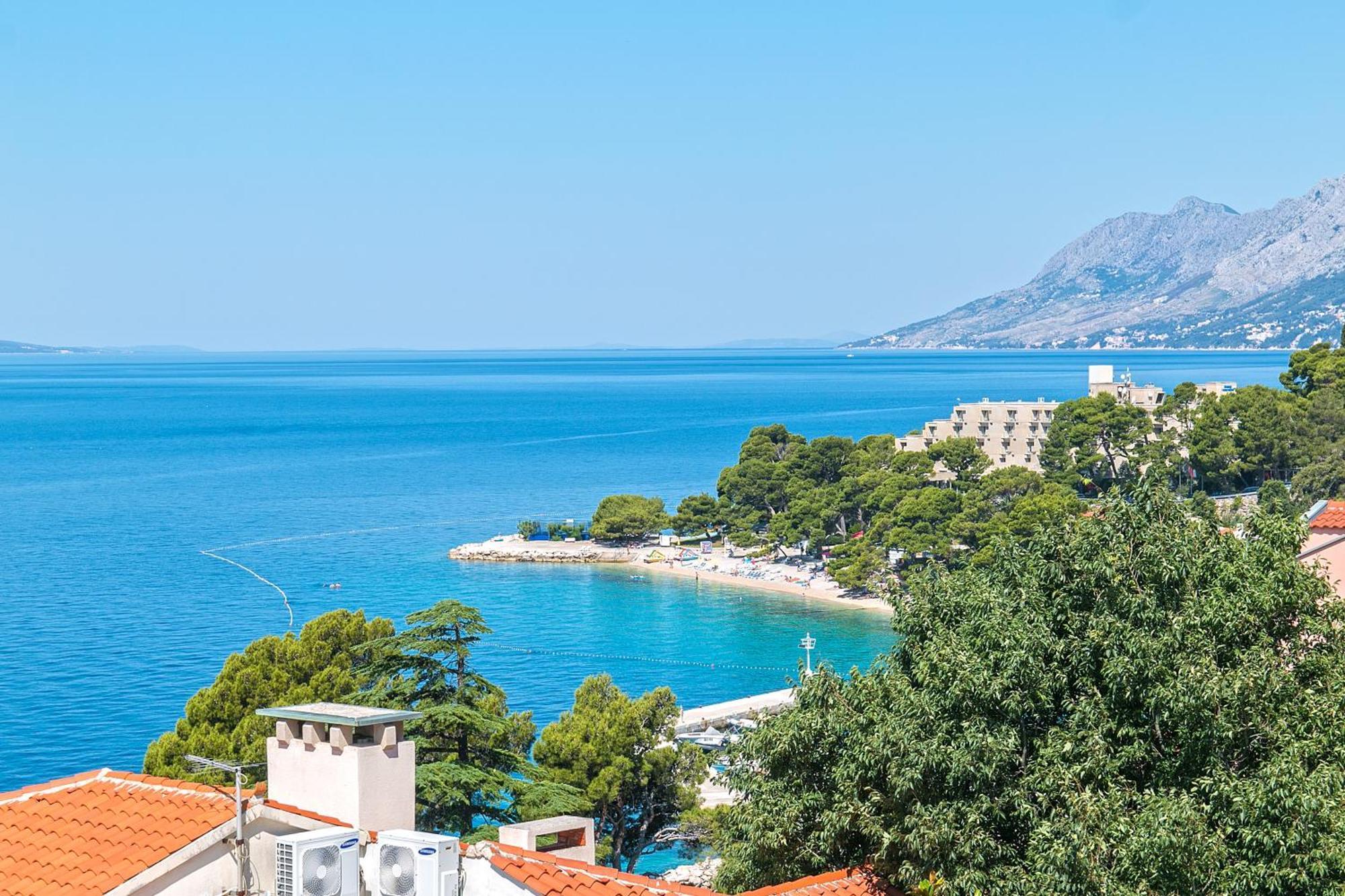 Apartments And Rooms By The Sea Brela, Makarska - 2752 Екстериор снимка