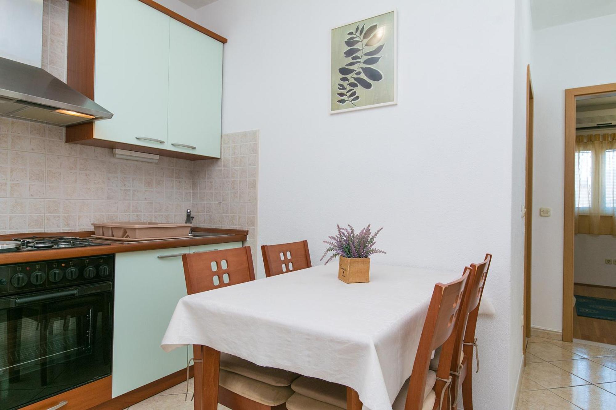 Apartments And Rooms By The Sea Brela, Makarska - 2752 Екстериор снимка