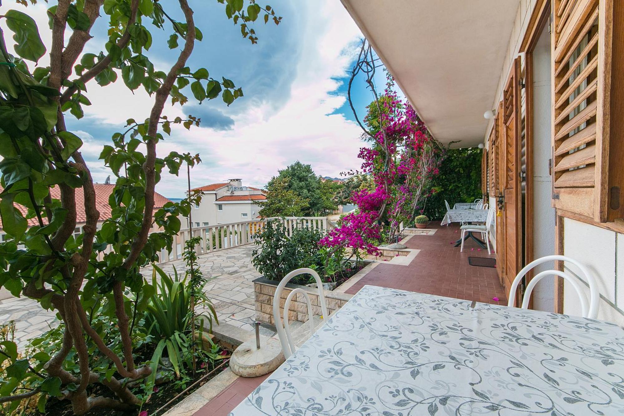 Apartments And Rooms By The Sea Brela, Makarska - 2752 Екстериор снимка
