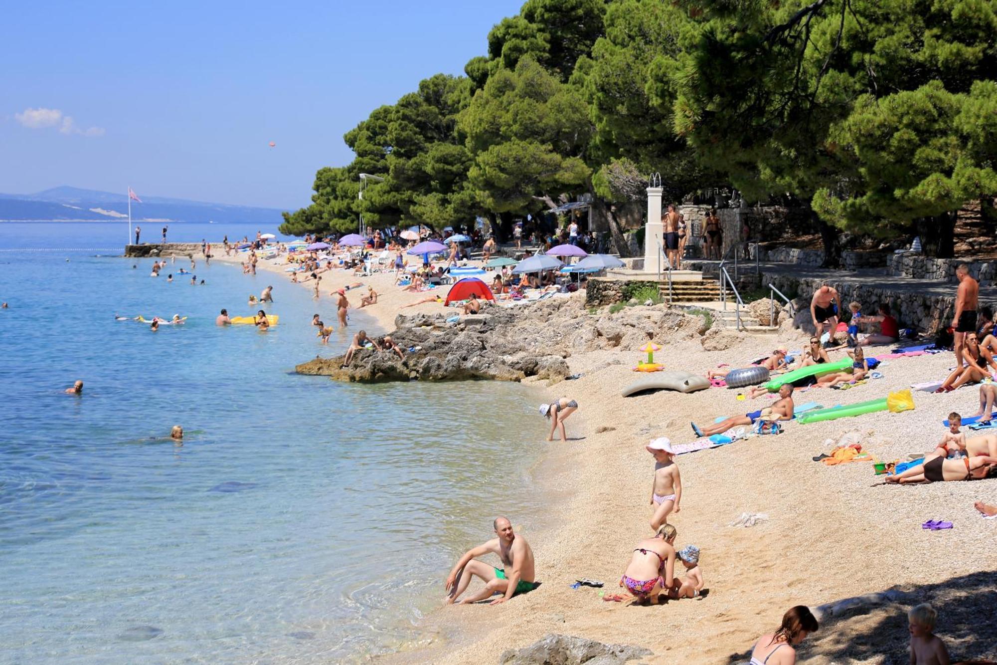 Apartments And Rooms By The Sea Brela, Makarska - 2752 Екстериор снимка