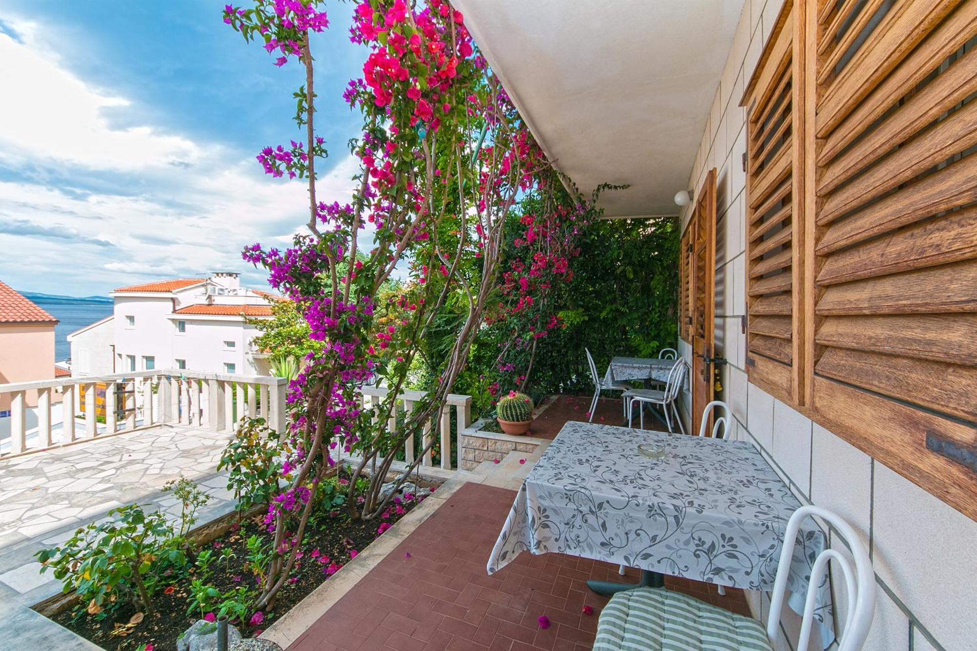 Apartments And Rooms By The Sea Brela, Makarska - 2752 Екстериор снимка