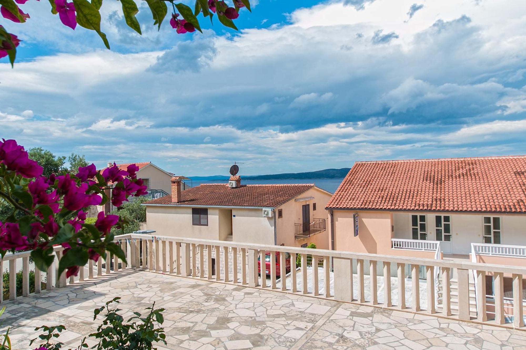 Apartments And Rooms By The Sea Brela, Makarska - 2752 Екстериор снимка