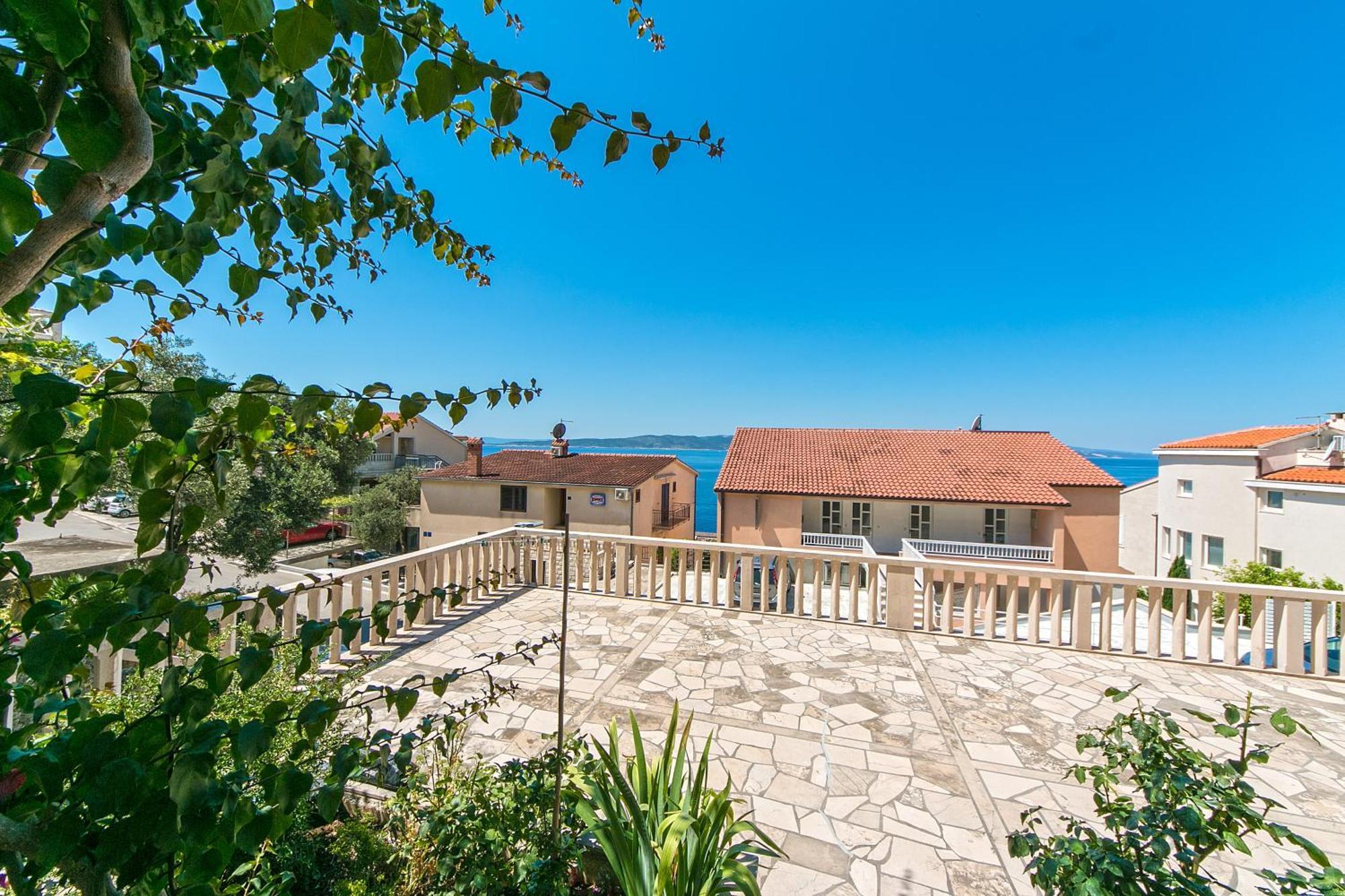 Apartments And Rooms By The Sea Brela, Makarska - 2752 Екстериор снимка