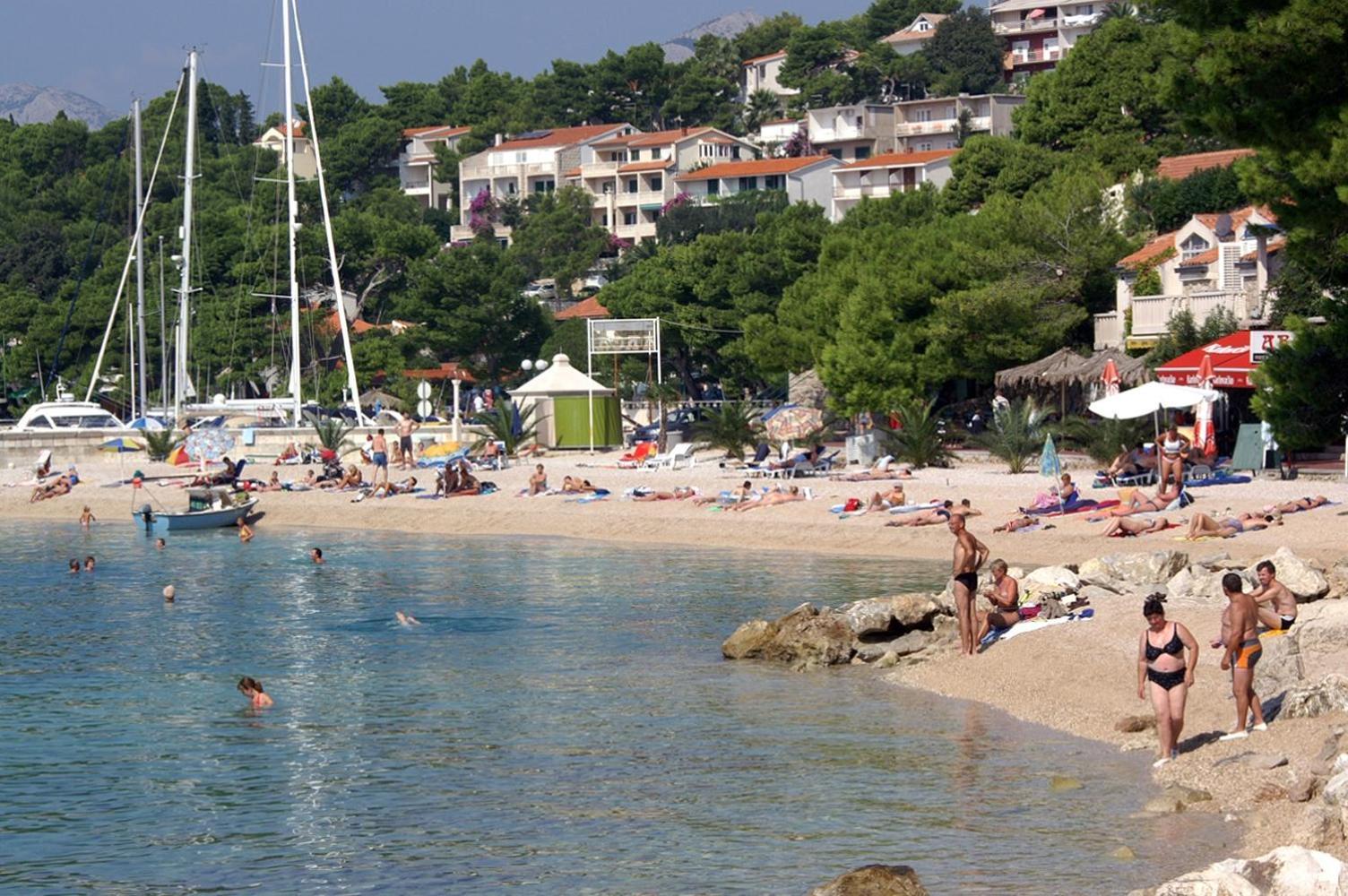 Apartments And Rooms By The Sea Brela, Makarska - 2752 Екстериор снимка