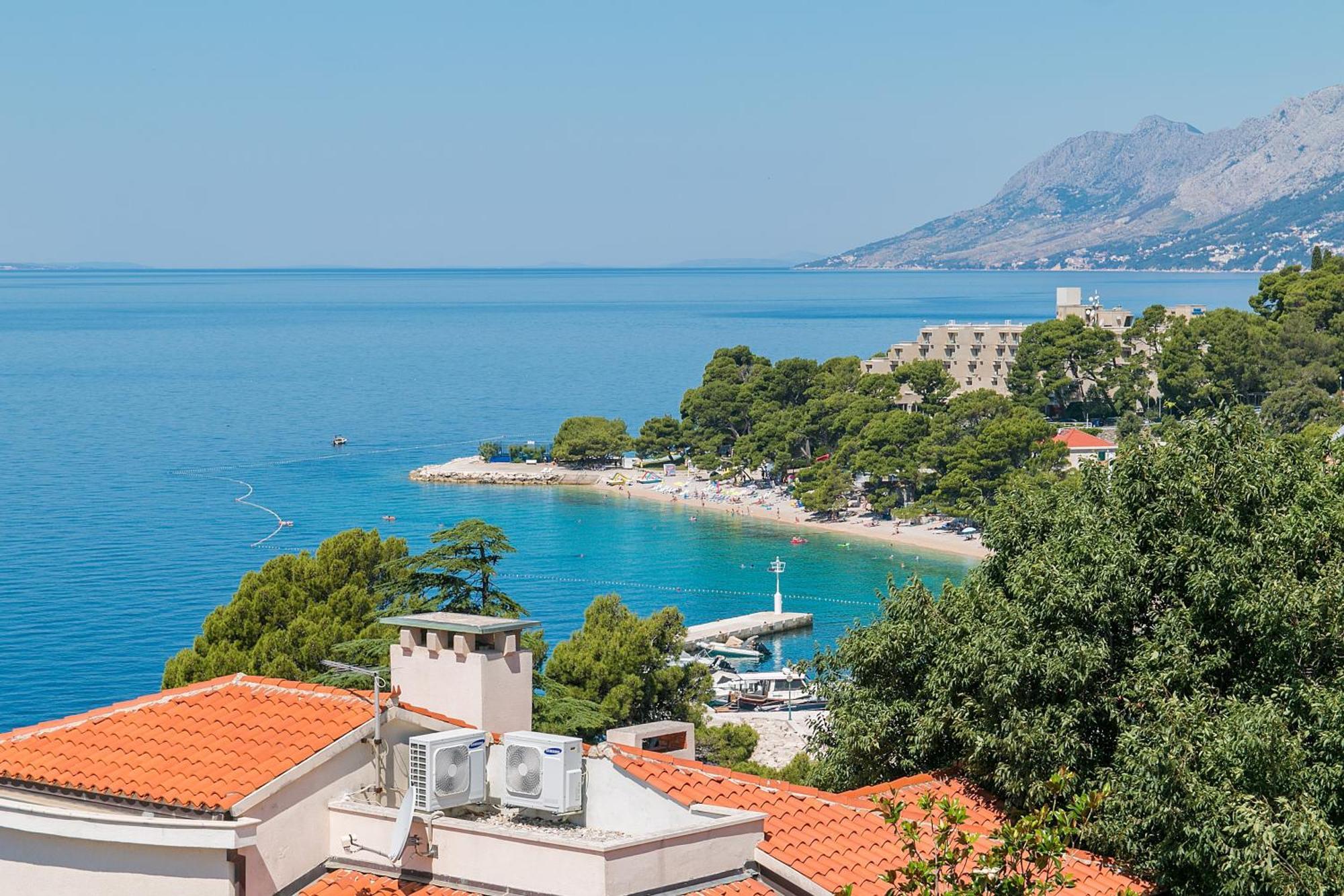 Apartments And Rooms By The Sea Brela, Makarska - 2752 Екстериор снимка