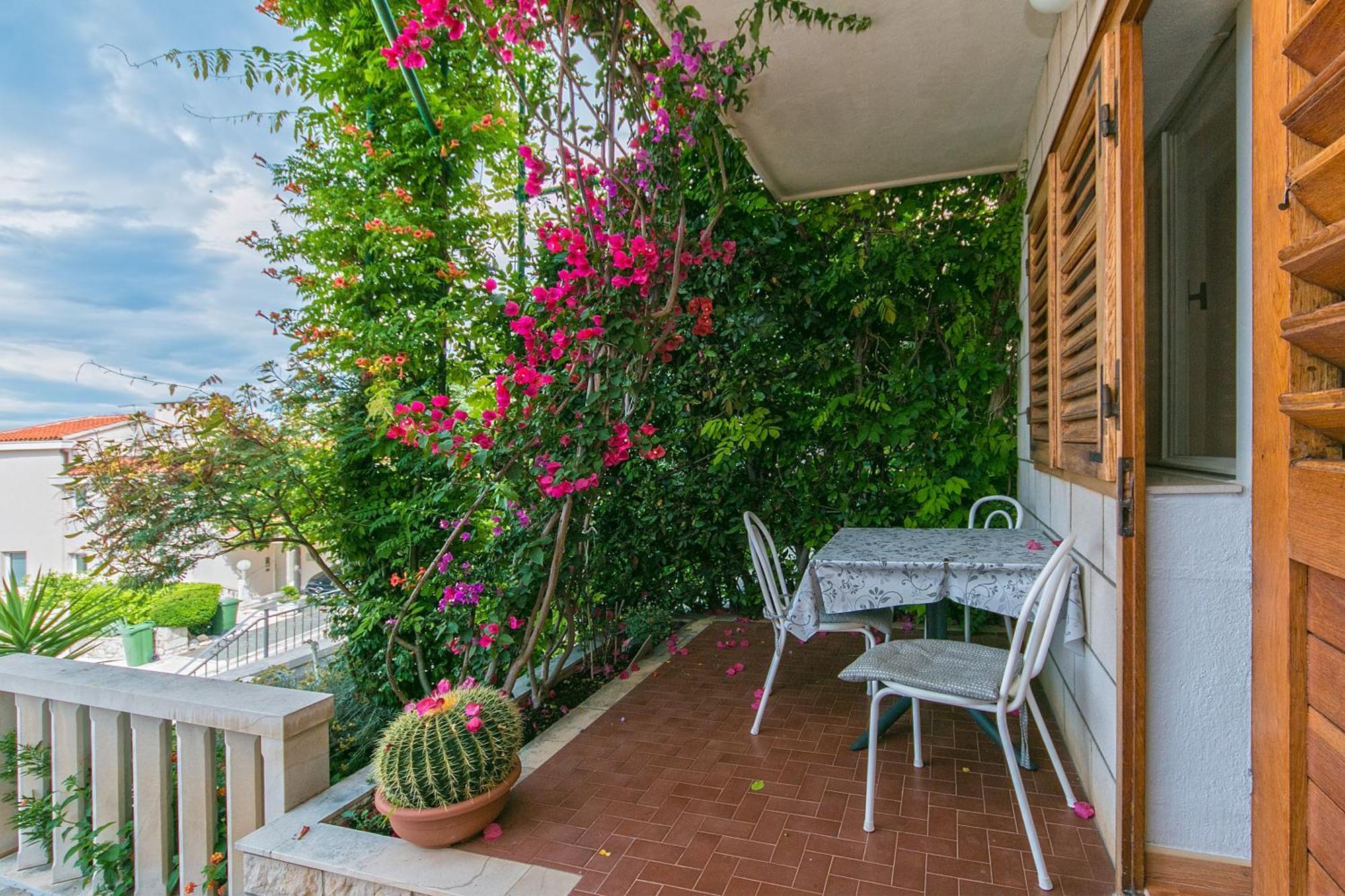 Apartments And Rooms By The Sea Brela, Makarska - 2752 Екстериор снимка