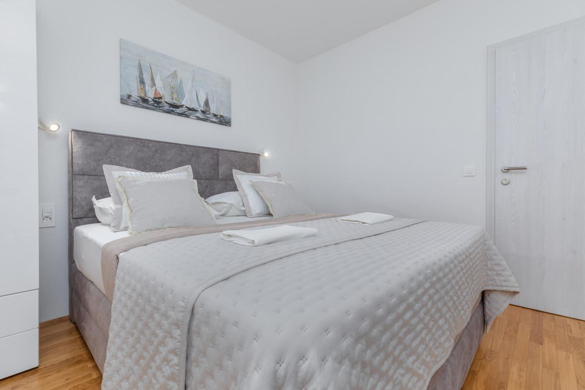 Apartments And Rooms By The Sea Brela, Makarska - 2752 Стая снимка